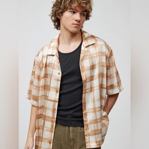 Urban Outfitters Standard Cloth Kylian Tan Check Button Down Shirt Men’s Size XL